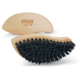Q2M BROSSE CUIR GYEON
